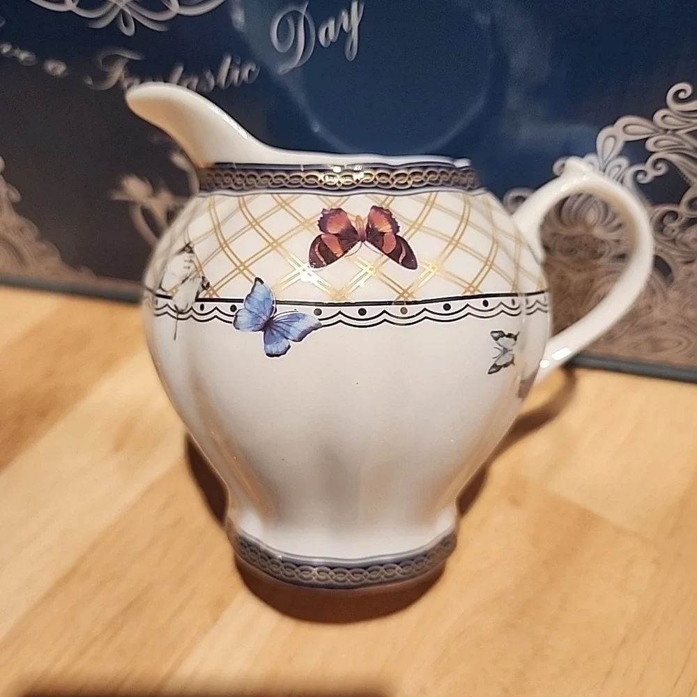 Fanquare 21-Piece British Porcelain Tea Sets of 6, Butterfly 1 Chipped Tea Cup